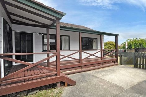 Photo of property in 4 Southview Place, Wattle Downs, Auckland, 2102