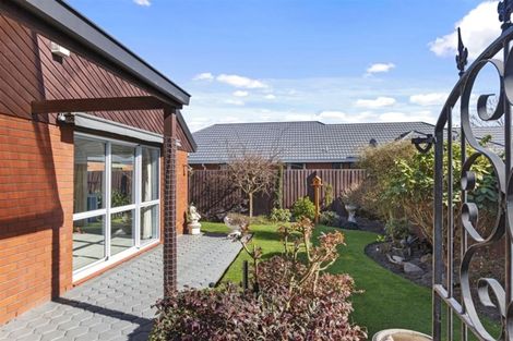 Photo of property in 2/64 Apsley Drive, Avonhead, Christchurch, 8042