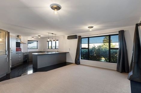 Photo of property in 6 Galea Grove, Kelvin Grove, Palmerston North, 4414