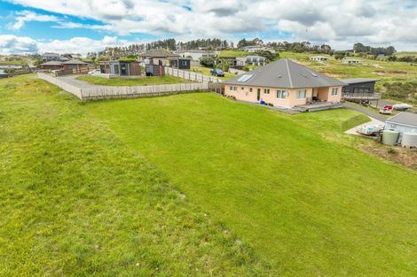 Photo of property in 8 Freyja Crescent, Coopers Beach, 0420