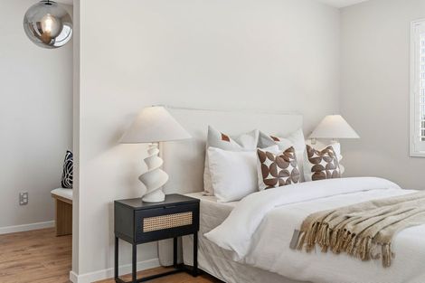 Photo of property in 17a Lake Pupuke Drive, Takapuna, Auckland, 0622