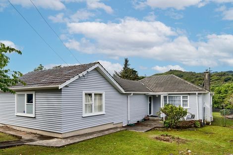 Photo of property in 9 Bledisloe Crescent, Wainuiomata, Lower Hutt, 5014