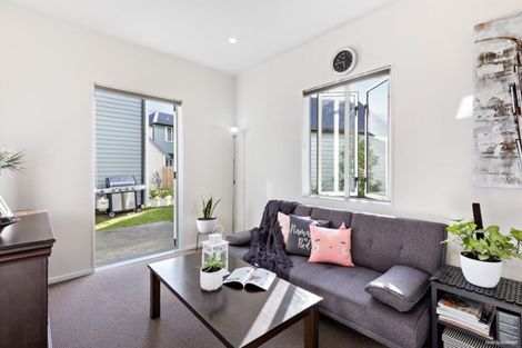 Photo of property in 77 Grove Road, Papakura, 2110