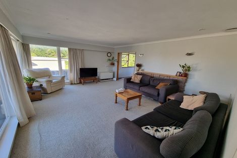 Photo of property in 32 Allen Terrace, Tawa, Wellington, 5028