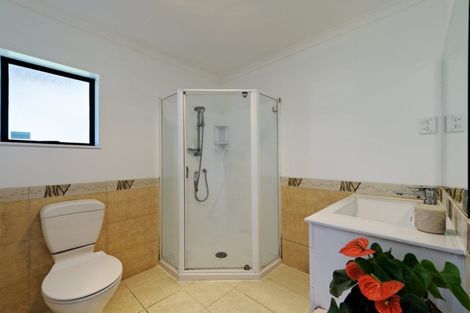 Photo of property in 9 Exotic Place, Massey, Auckland, 0614