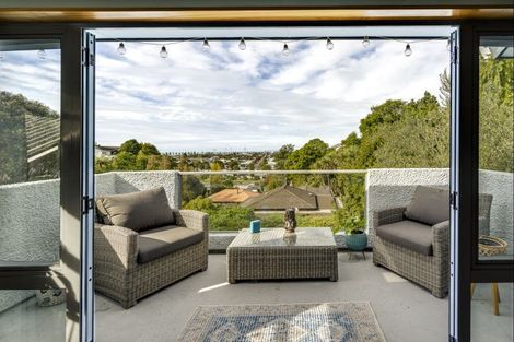 Photo of property in 16 Lucknow Terrace, Hospital Hill, Napier, 4110