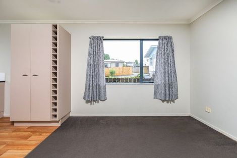 Photo of property in 45 Borich Road, Sunnyvale, Auckland, 0612