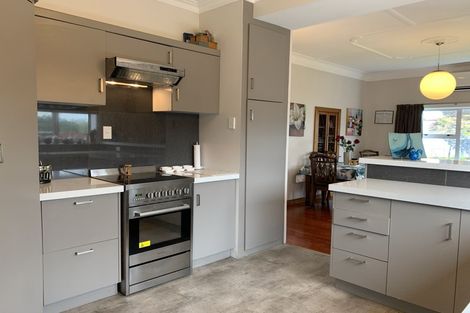 Photo of property in 2 Svenson Road, Waipukurau, 4200