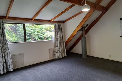 Photo of property in 27 Cascade Avenue, Waiatarua, Auckland, 0604