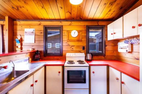 Photo of property in 50 Messenger Terrace, Oakura, 4314