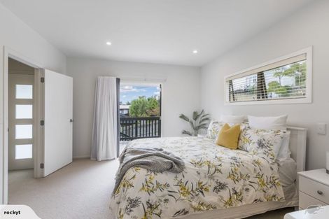 Photo of property in 2/660 Beach Road, Browns Bay, Auckland, 0630