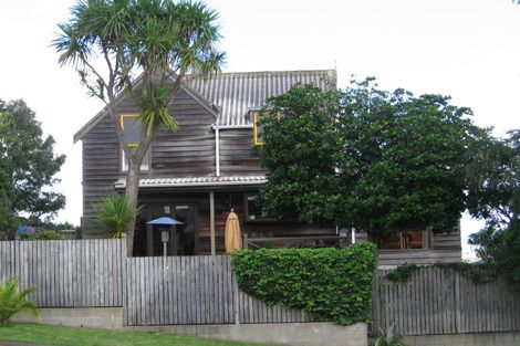 Photo of property in 2/21 Clovelly Road, Bucklands Beach, Auckland, 2012