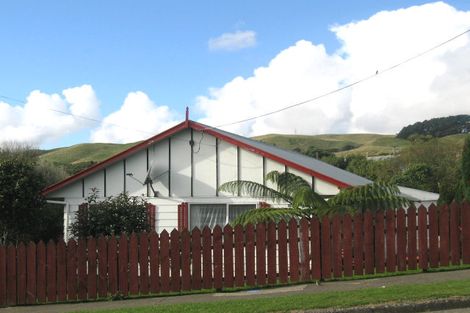 Photo of property in 43 Levant Street, Cannons Creek, Porirua, 5024