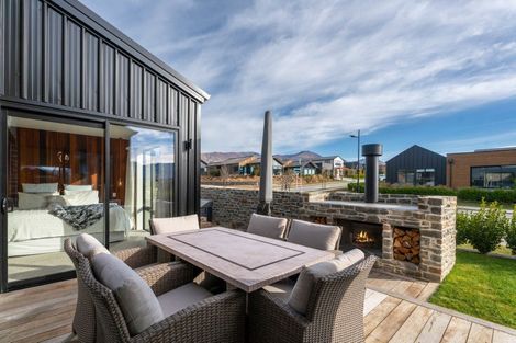 Photo of property in 32 Mount Nicholas Avenue, Wanaka, 9305