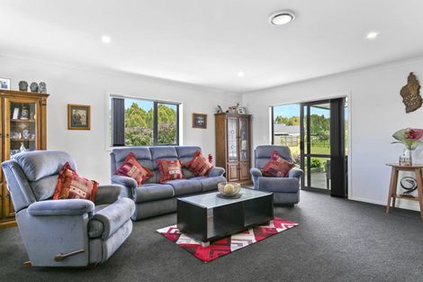 Photo of property in 8 Kahikatea Drive, Kinloch, Taupo, 3377