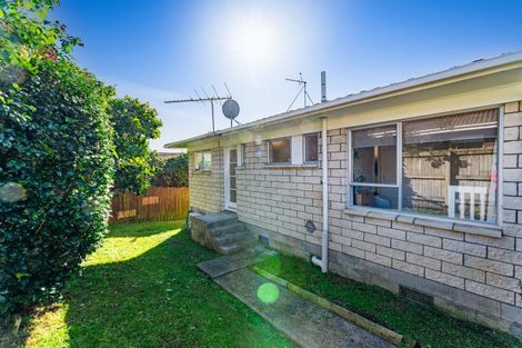 Photo of property in 2/14 Kingussie Place, Highland Park, Auckland, 2010