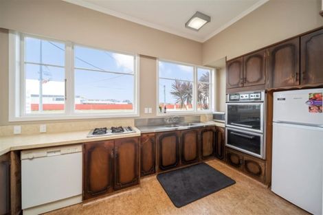 Photo of property in 47 Glover Road, Hawera, 4610