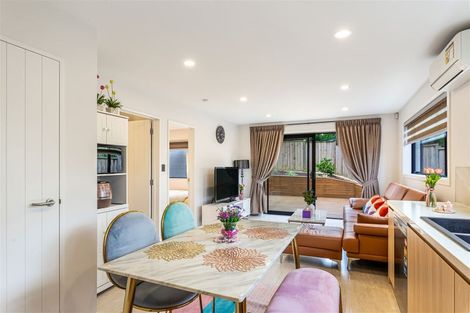 Photo of property in 7d Kerria Place, Sunnynook, Auckland, 0620