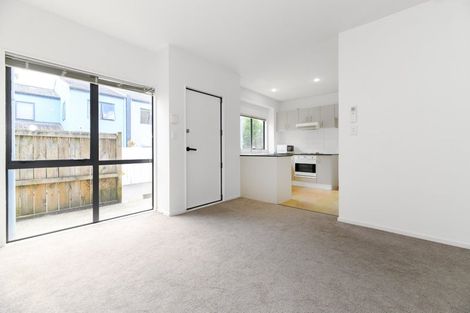 Photo of property in 3 Sun Place, Henderson, Auckland, 0612