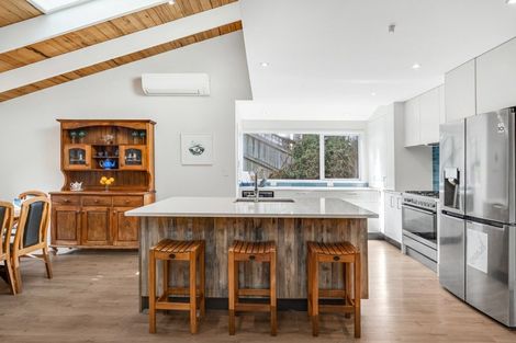 Photo of property in 92a Beach Road, Mellons Bay, Auckland, 2014