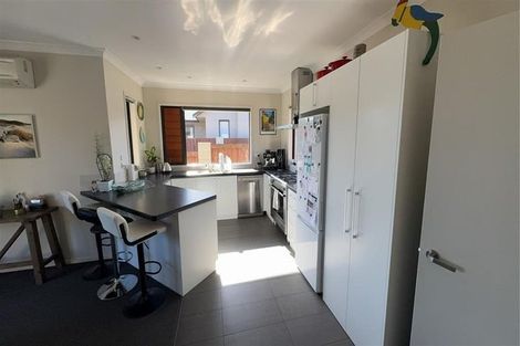 Photo of property in 9a Gillean Street, Havelock North, 4130