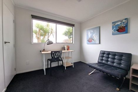 Photo of property in 12 Wilkinson Way, Browns Bay, Auckland, 0630