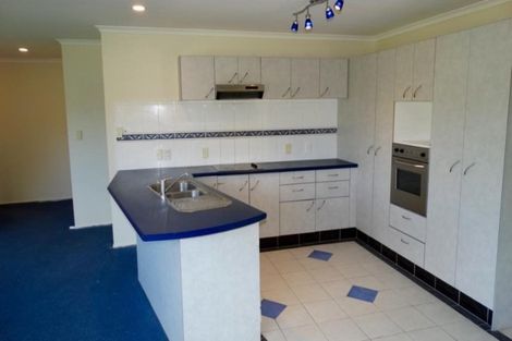 Photo of property in 13 Fleetwood Drive, Henderson, Auckland, 0612