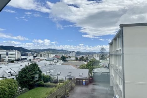 Photo of property in 76 Brougham Street, Mount Victoria, Wellington, 6011