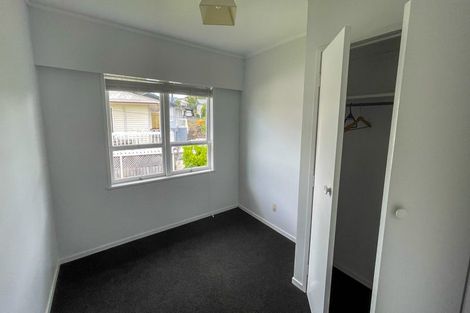 Photo of property in 15 Rerewai Place, Kelston, Auckland, 0602