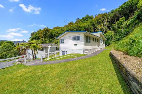 Photo of property in 18 Westhaven Drive, Tawa, Wellington, 5028