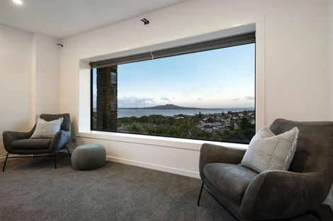 Photo of property in 13 Seaview Road, Castor Bay, Auckland, 0620