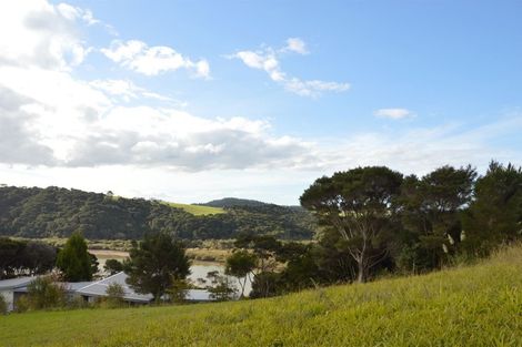 Photo of property in 14 Waterview Place, Haruru, 0204