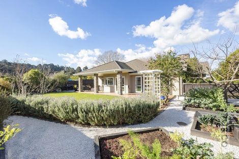 Photo of property in 4 Crabb Fields Lane, Riverhead, 0820