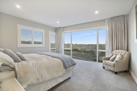 Photo of property in 12 Myra Evelyn Grove, Dairy Flat, Albany, 0792