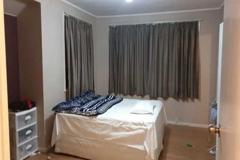 Photo of property in 2 Kelkirk Street, Kelston, Auckland, 0602