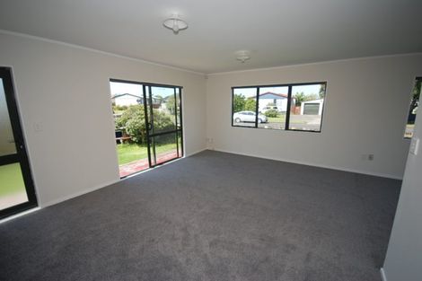 Photo of property in 32a Barneys Farm Road, Clendon Park, Auckland, 2103
