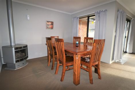 Photo of property in 6 Whitford Place, Rototuna North, Hamilton, 3210