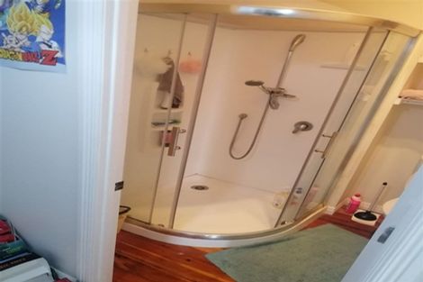 Photo of property in 3 Pleasant Road, Glen Eden, Auckland, 0602