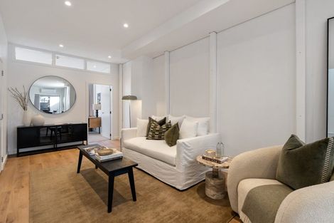 Photo of property in 1/11 Courtenay Place, Te Aro, Wellington, 6011