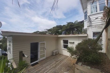 Photo of property in 2/12 Norna Crescent, Kelburn, Wellington, 6012