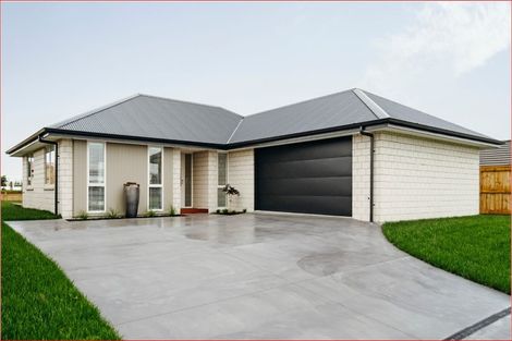 Photo of property in 10 Karearea Drive, Coastlands, Whakatane, 3120