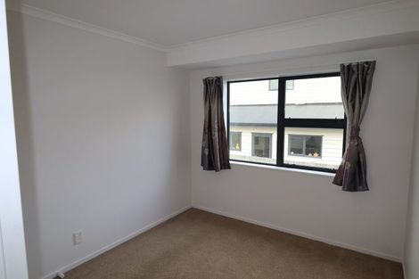 Photo of property in 7a Sandino Place, Grenada Village, Wellington, 6037