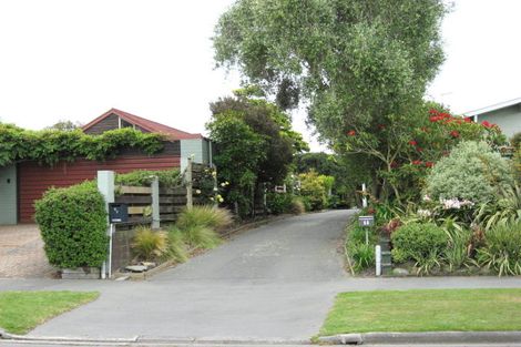 Photo of property in 6A Hawkswood Place Avonhead Christchurch City