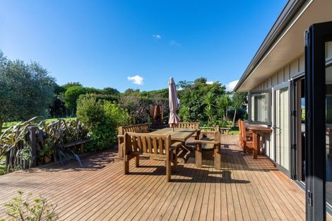 Photo of property in 207 Takapu Road, Manakau, Levin, 5573