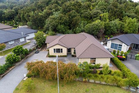 Photo of property in 16 Ellesmere Close, Pyes Pa, Tauranga, 3112