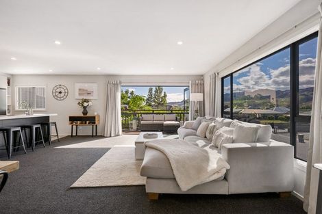 Photo of property in 71 Stratford Drive, Mount Pisa, Cromwell, 9383