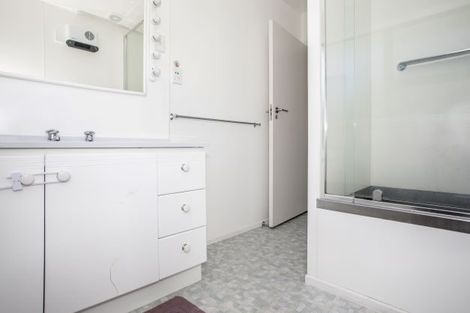 Photo of property in 11 Mcsaveneys Road, Marshland, Christchurch, 8051