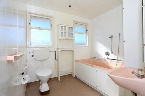 Photo of property in 42 Robinson Crescent, Westbrook, Palmerston North, 4412