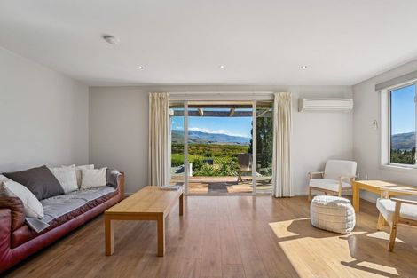 Photo of property in 32 Hall Road, Bannockburn, Cromwell, 9384