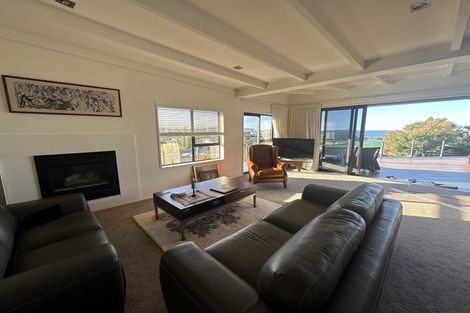 Photo of property in 8a Taumata Road, Castor Bay, Auckland, 0620